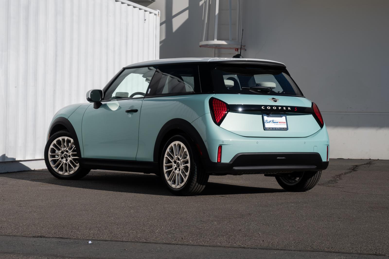 2026 Mini Cooper 2 Door Hardtop Signature photo 3
