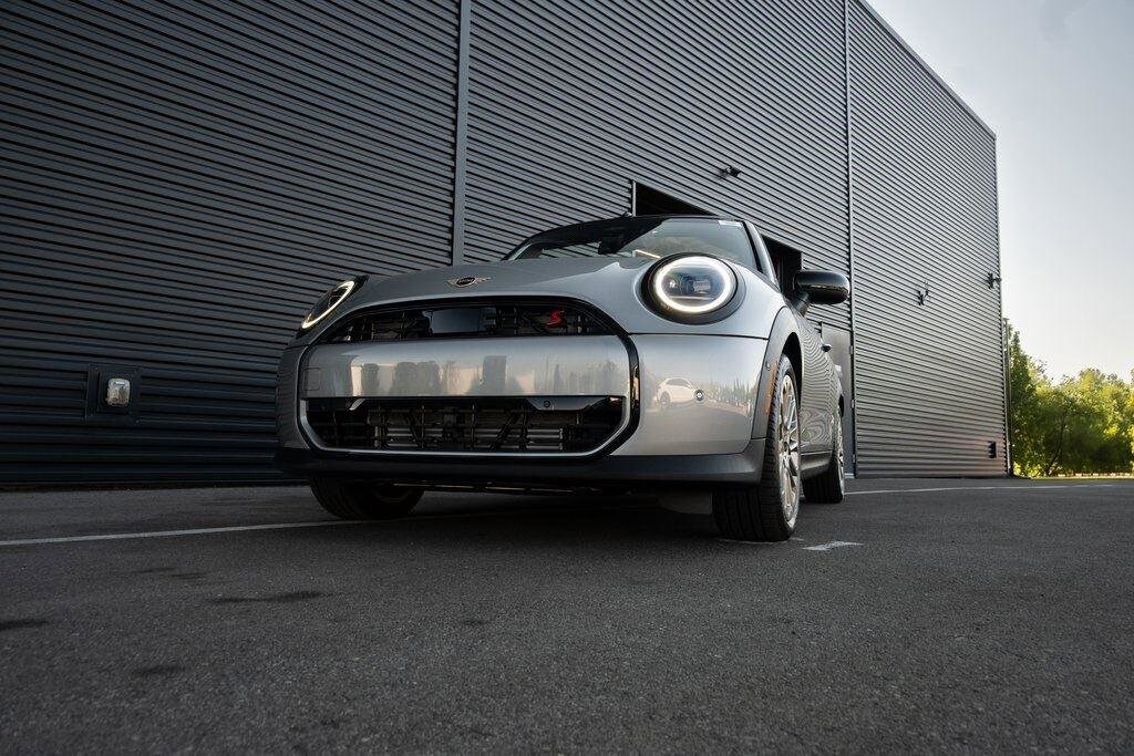 2025 MINI Convertible S - Photo 15