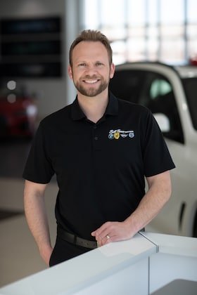 Staff member Zeb Parker from ID_40ab0a4fad28