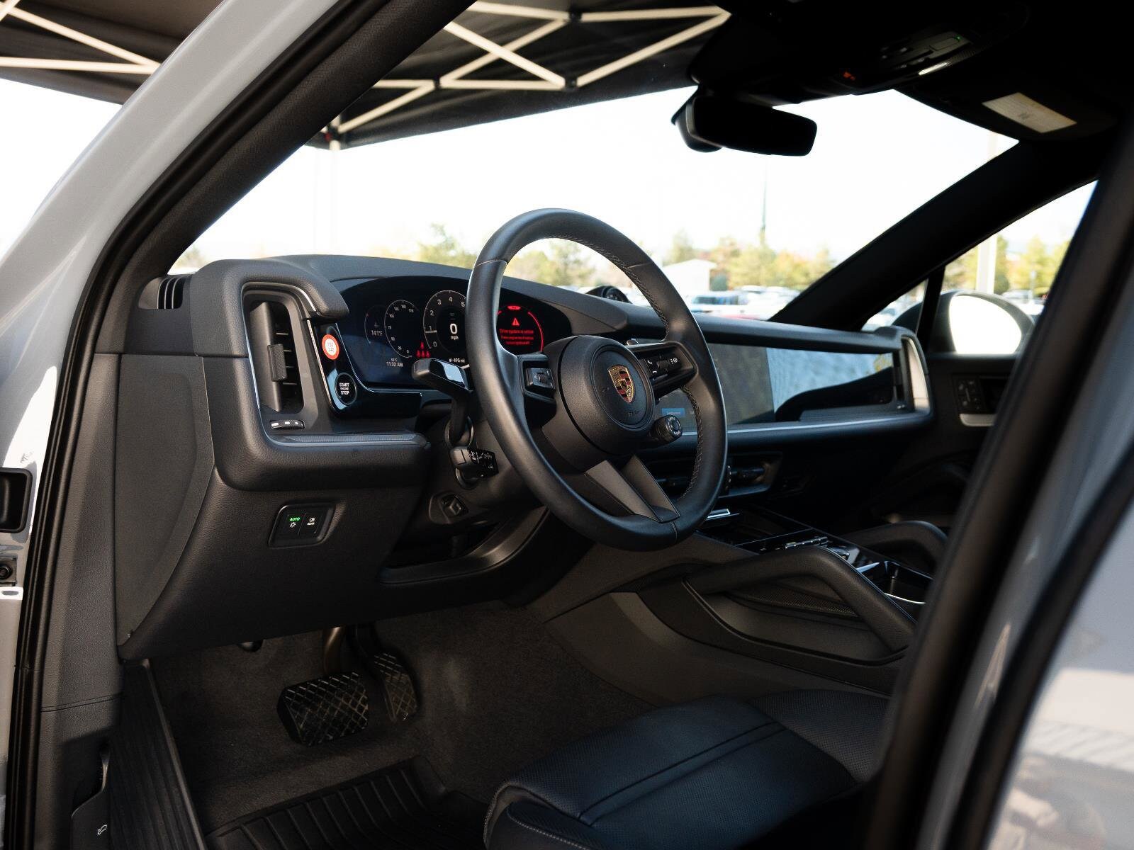 2024 Porsche Cayenne Coupe photo 3