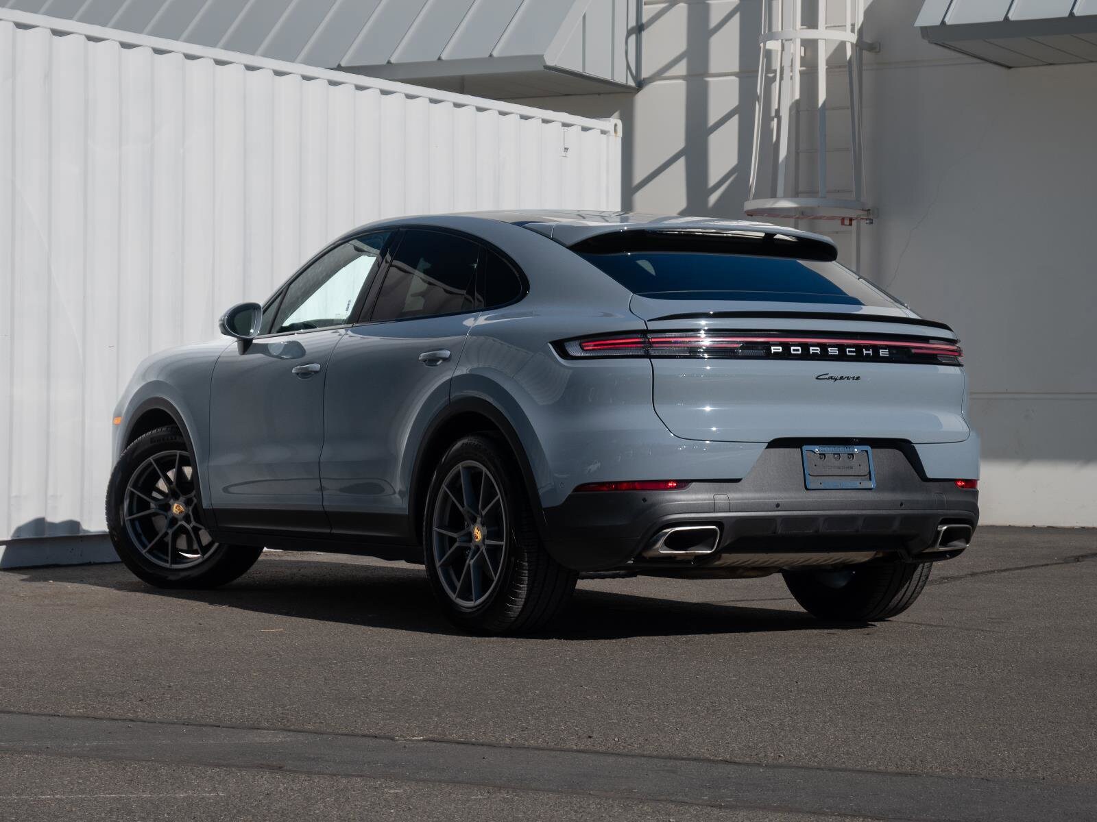 2024 Porsche Cayenne Coupe photo 2
