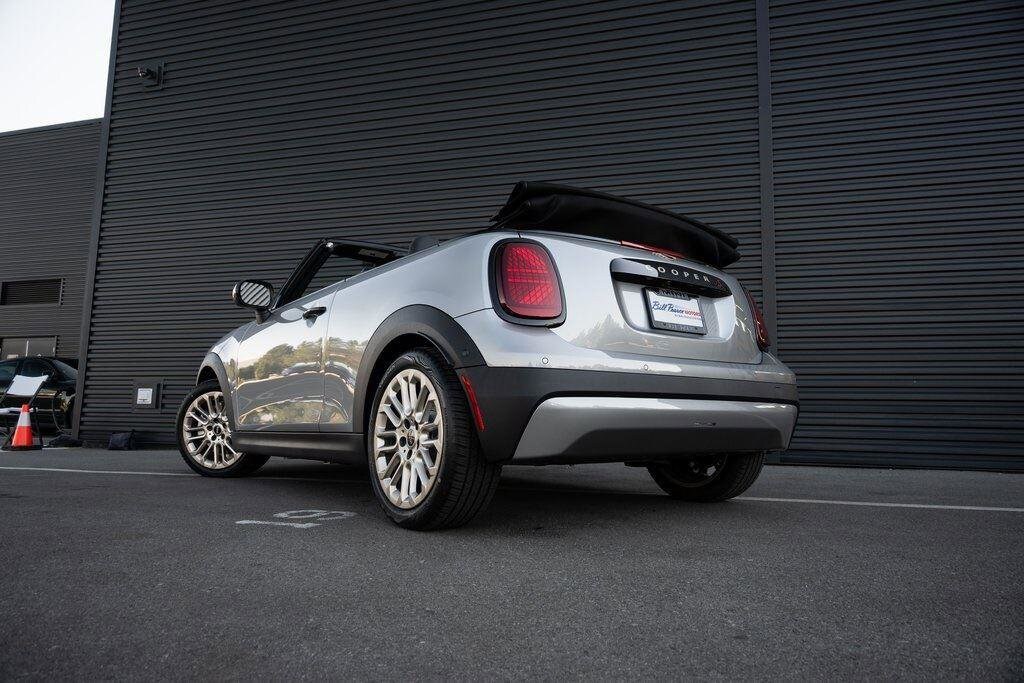2025 MINI Convertible S - Photo 14