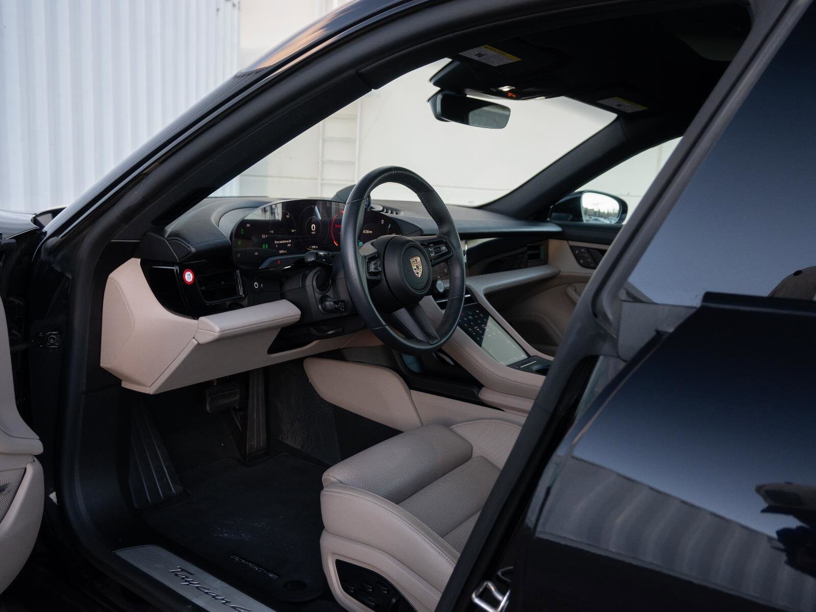 2024 Porsche Taycan 4S photo 4