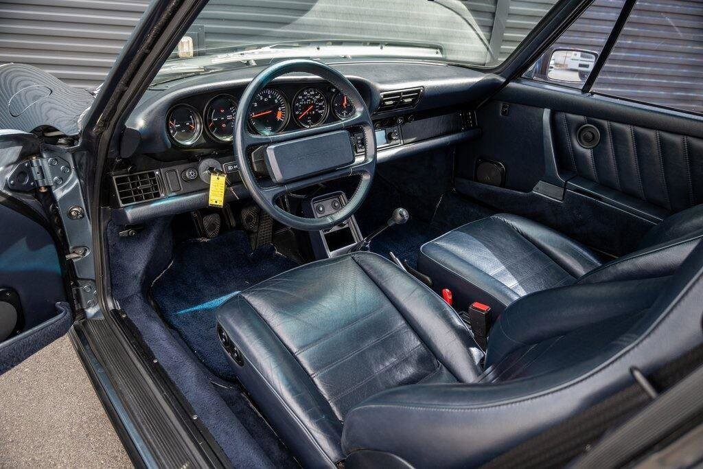 1987 Porsche 911 Coupe photo 3