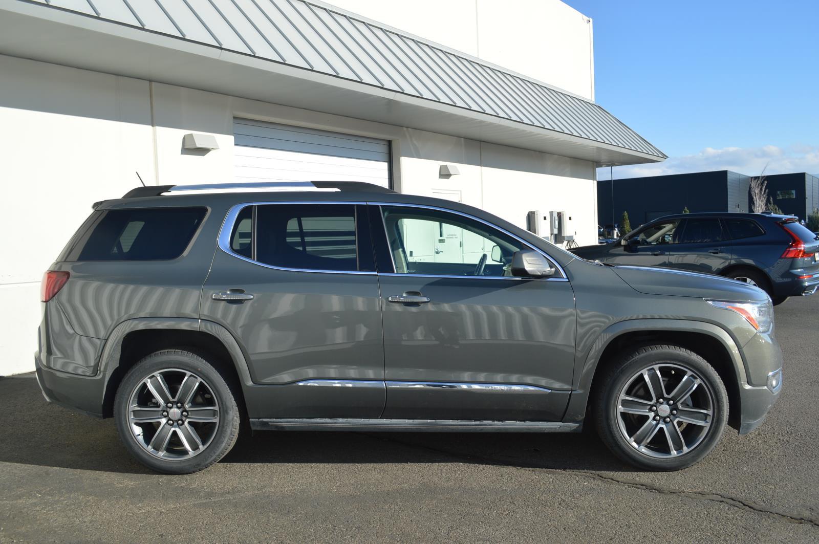 2017 Gmc Acadia Denali photo 4