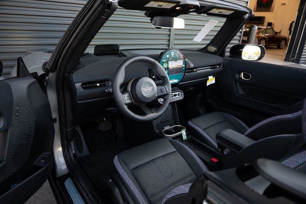 2025 Mini Cooper Convertible Signature photo 4