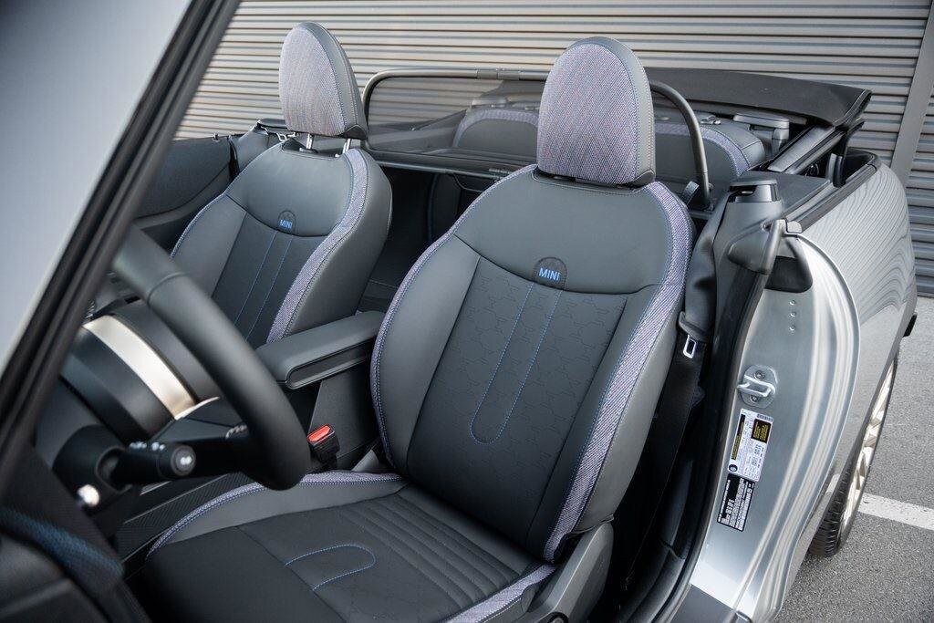 2025 MINI Convertible S - Photo 27