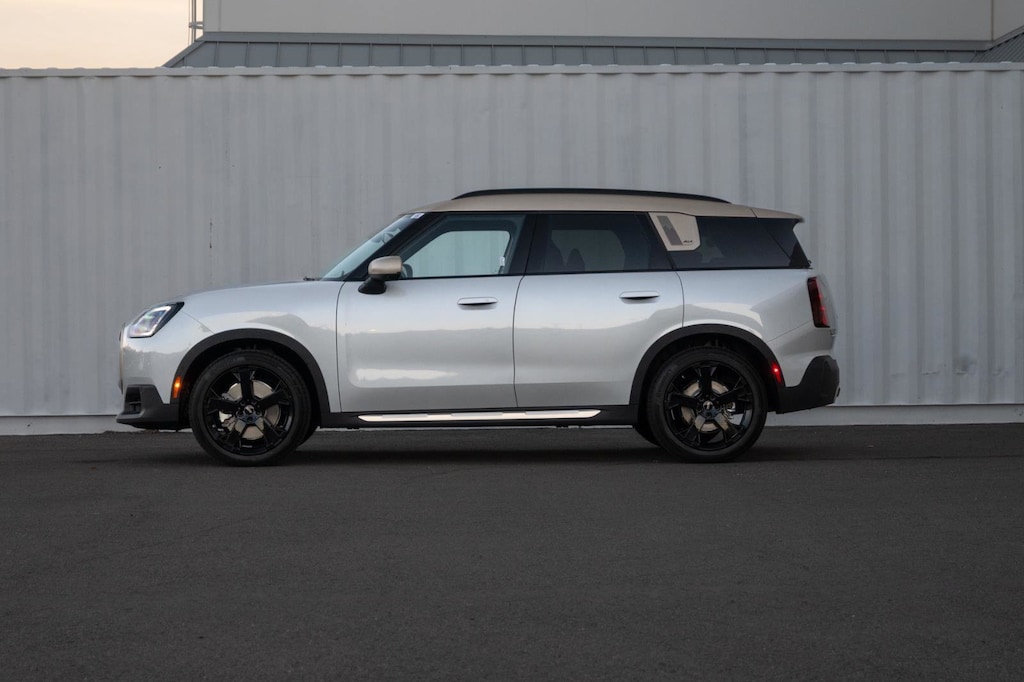 New 2026 MINI Countryman Iconic SUV