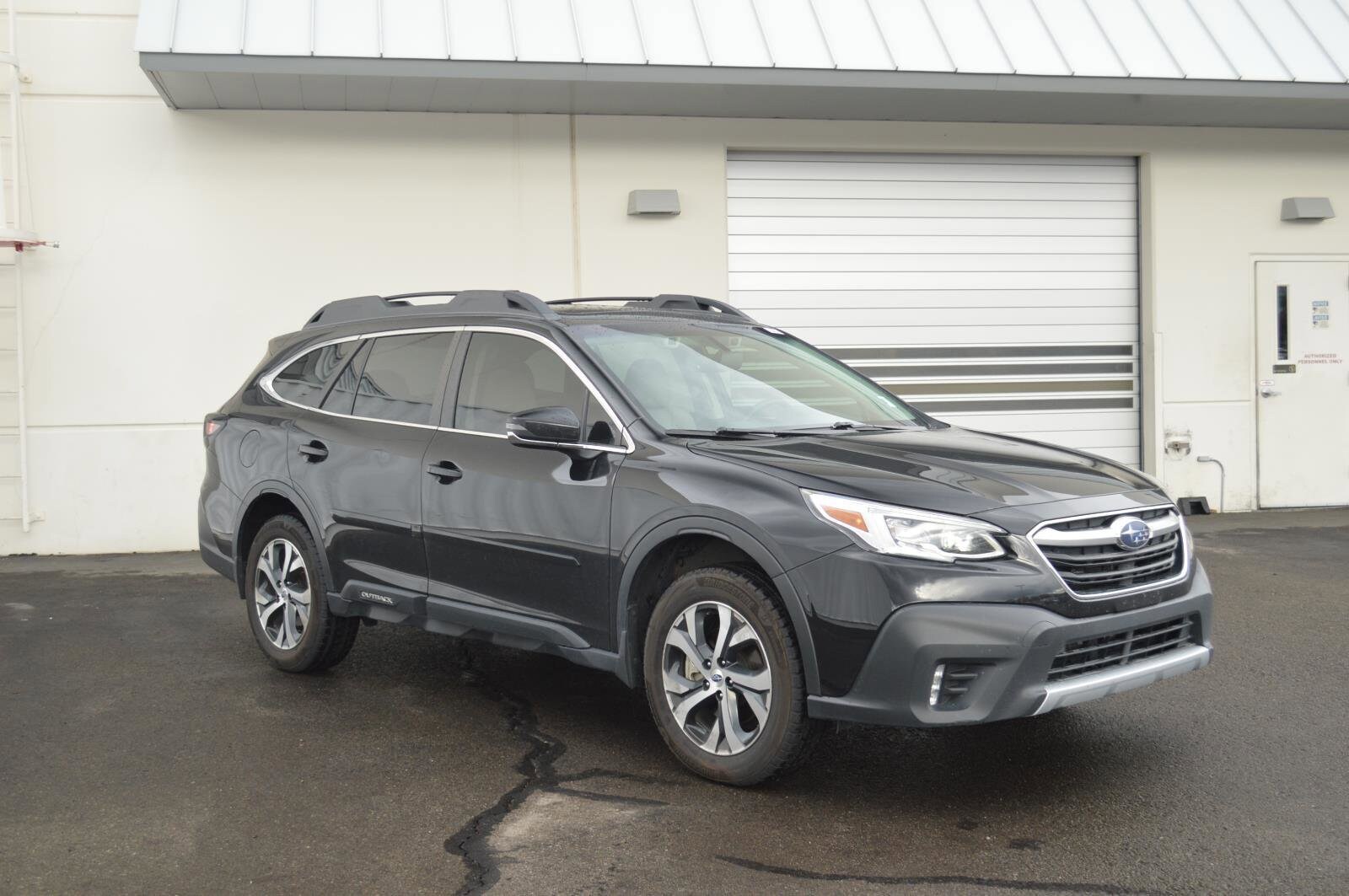 2022 Subaru Outback Limited photo 3