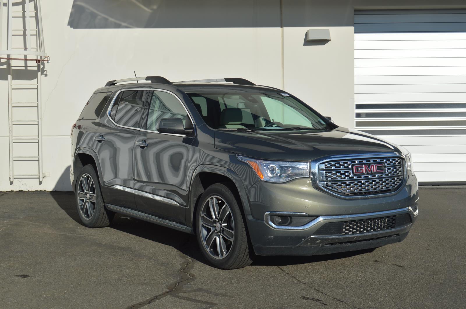 2017 Gmc Acadia Denali photo 3