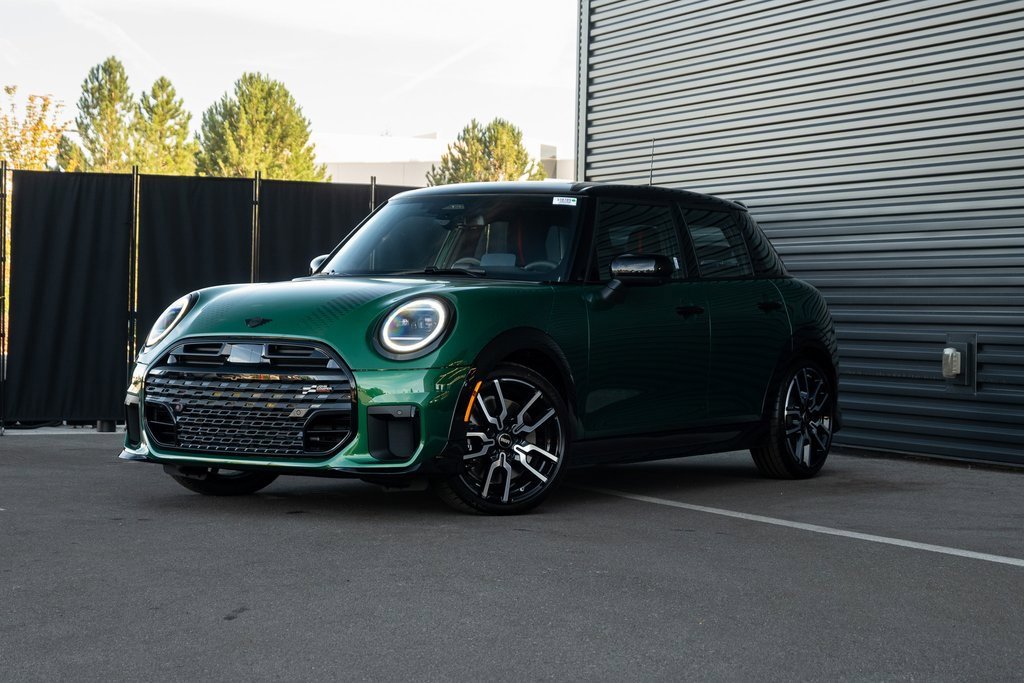 2025 MINI Hardtop 4 Door Iconic