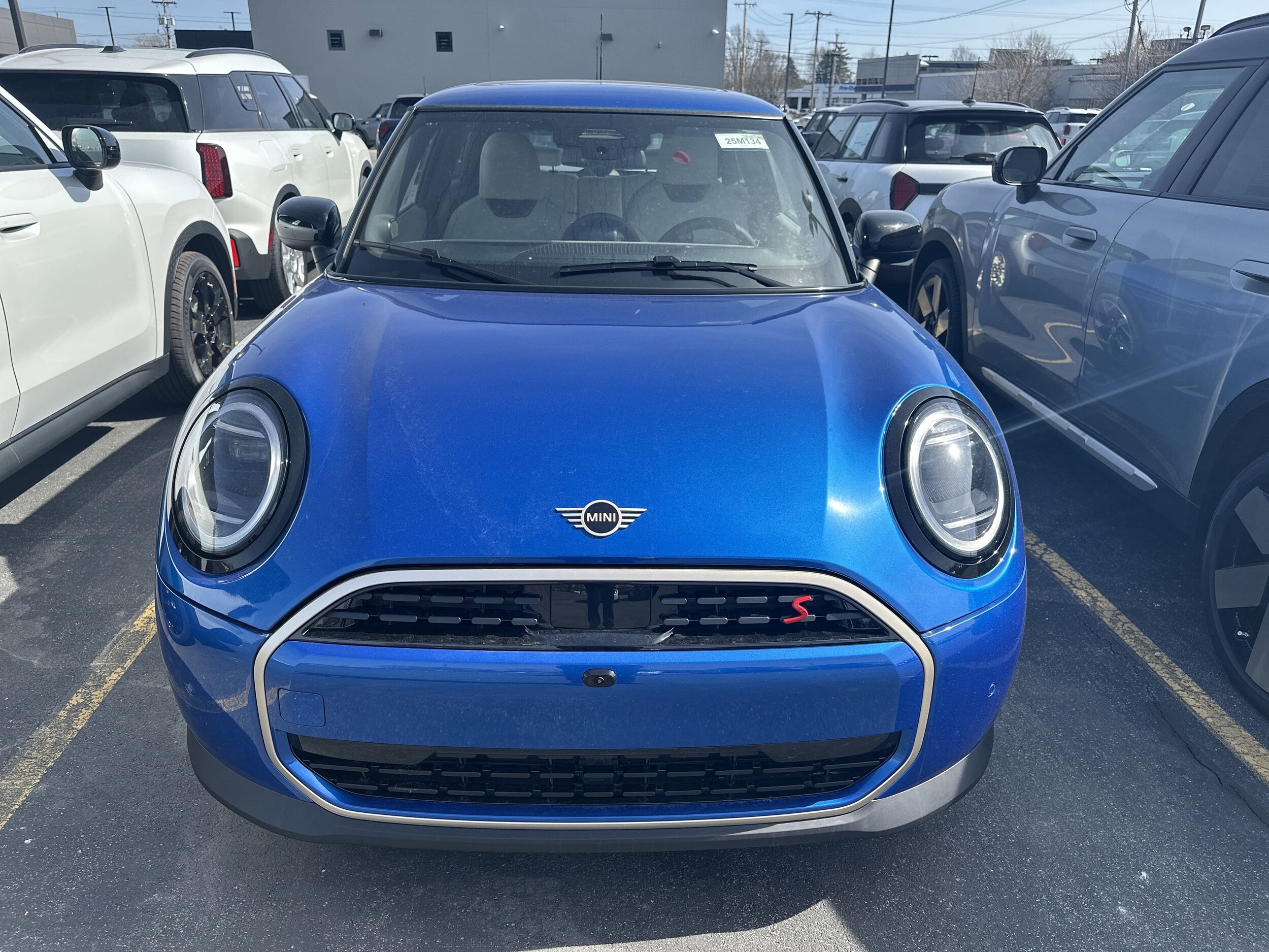 2025 Mini Cooper S Hardtop 2 Door Iconic photo 2