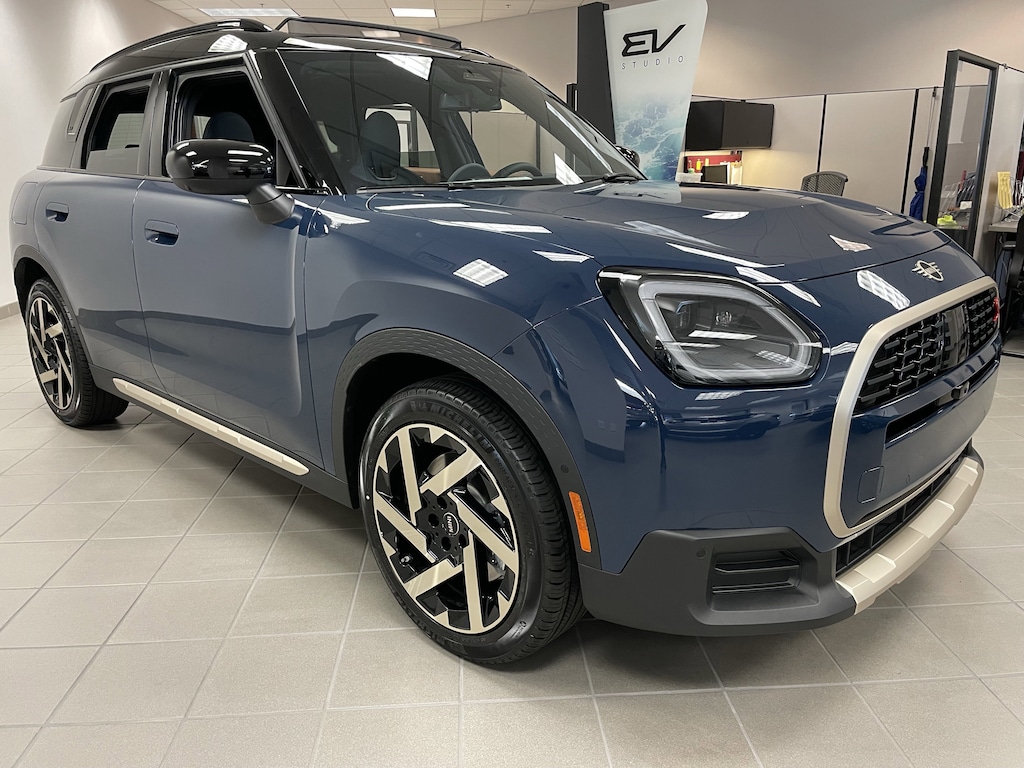 New 2026 MINI Countryman Iconic SUV