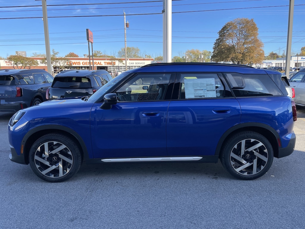 New 2026 MINI Countryman Signature Plus SUV