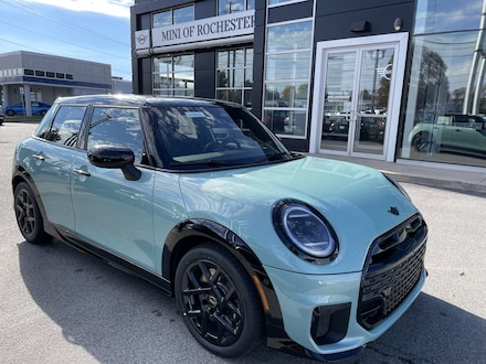 2026 MINI 4 Door Iconic Hatchback