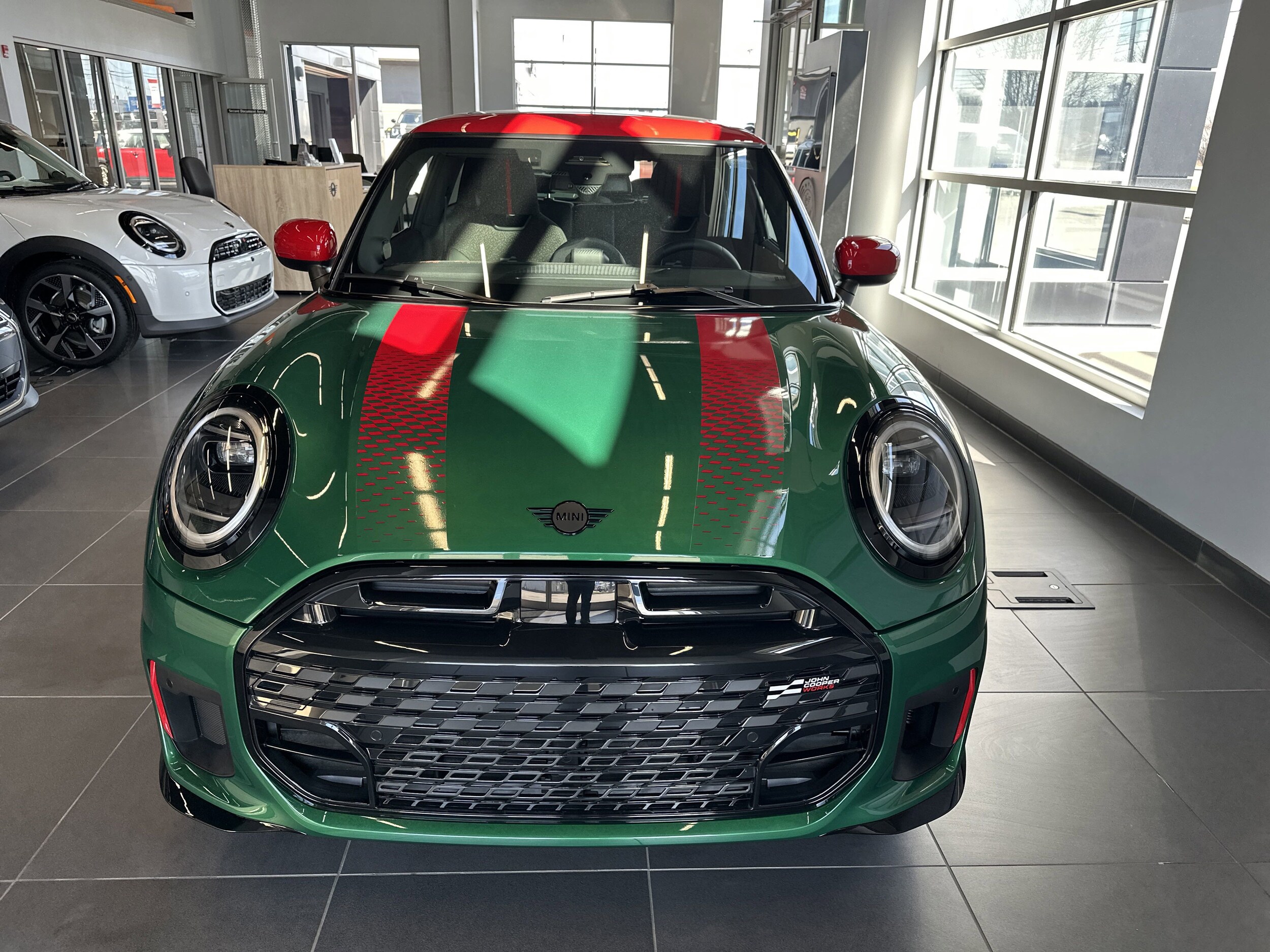 2025 Mini Cooper 2 Door Hardtop Signature photo 2