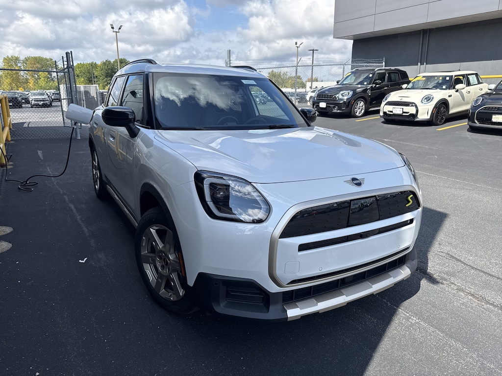 New 2025 MINI Countryman Iconic SUV