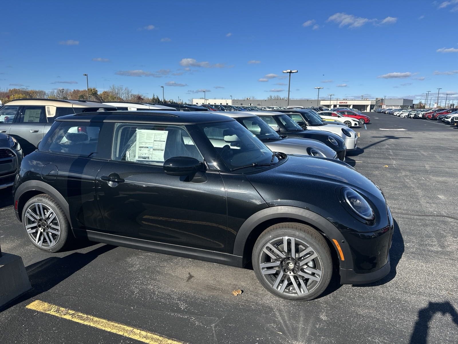 2025 Mini Cooper 2 Door Hardtop Signature photo 2
