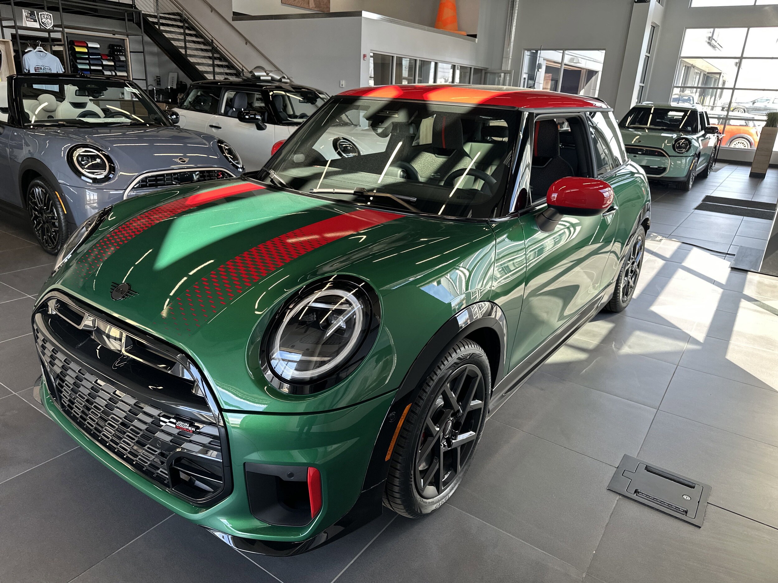 2025 Mini Cooper 2 Door Hardtop Signature photo 3