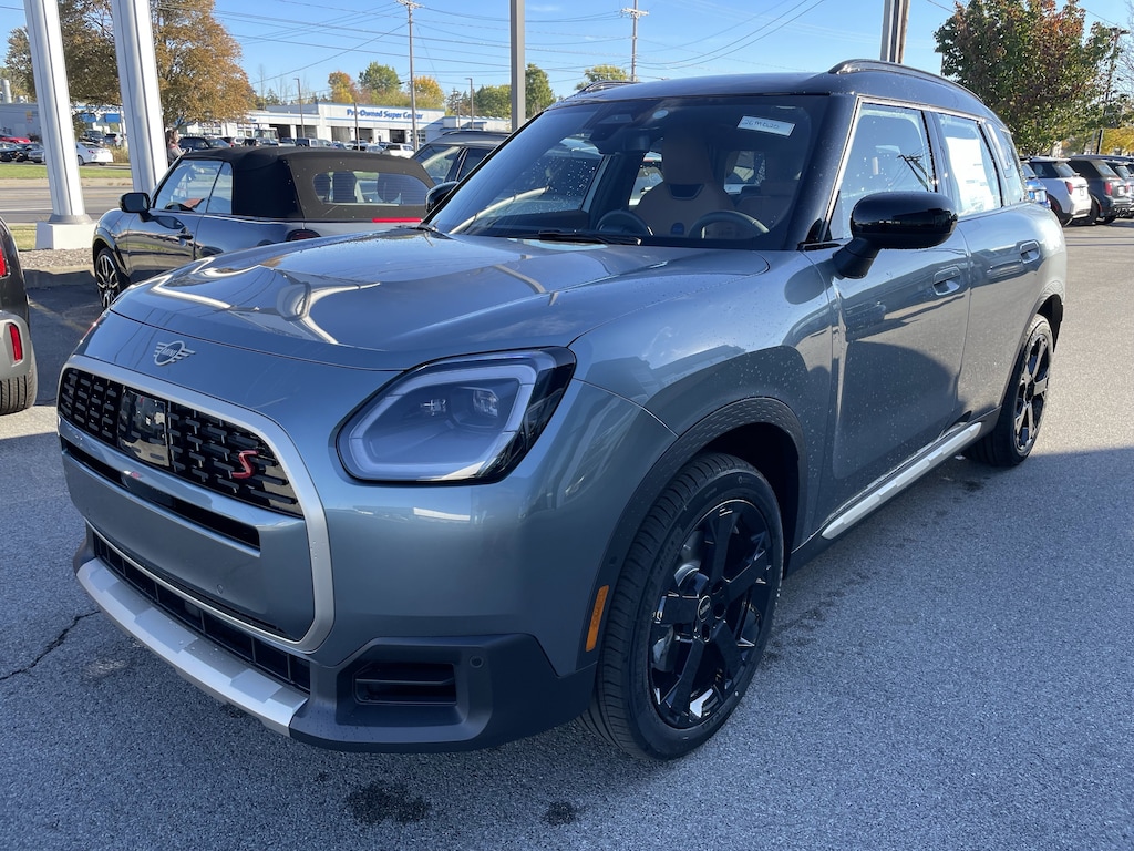 New 2026 MINI Countryman Signature Plus SUV