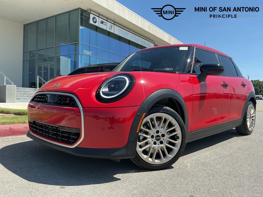 2025 MINI Hardtop Cooper S Signature's photo