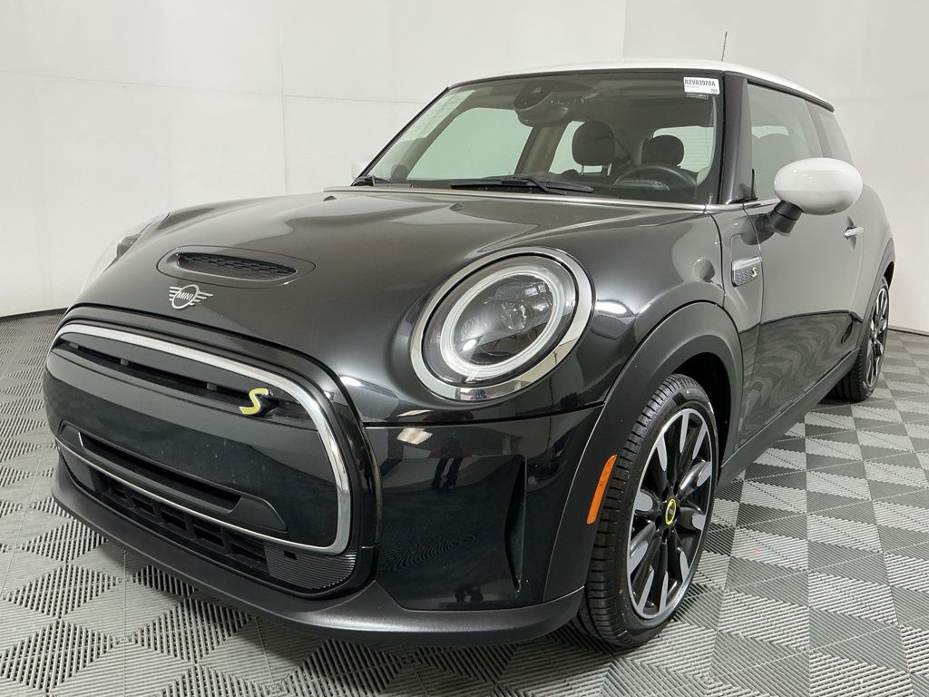 Certified 2024 MINI Hardtop 2 Door SE with VIN WMW13DJ00R2V83928 for sale in San Antonio, TX