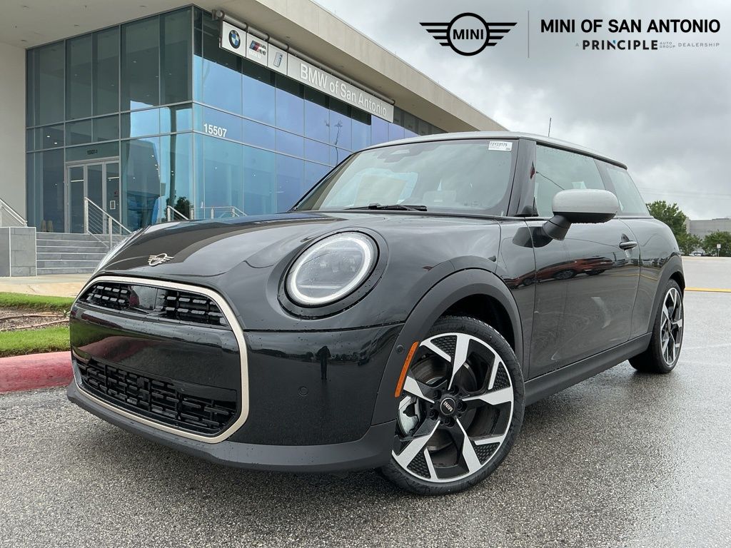 2026 MINI Hardtop's photo