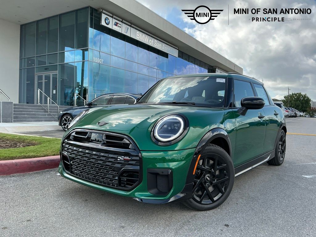 2026 MINI Hardtop Cooper S's photo