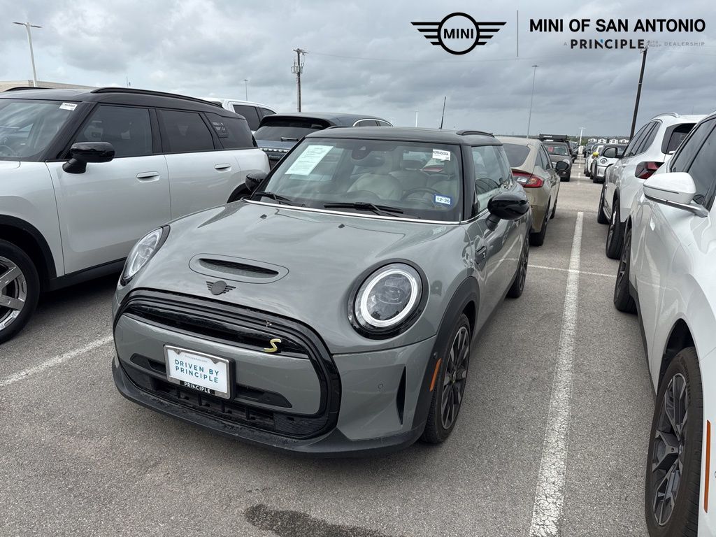 2022 MINI Hardtop 2 Door SE
