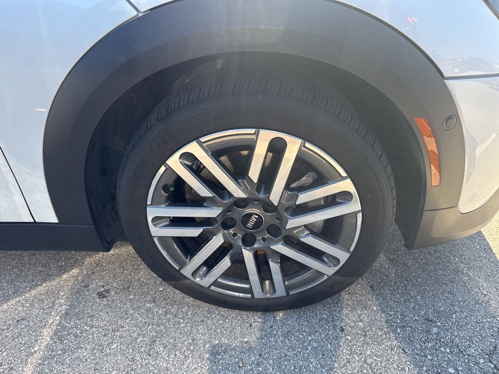 2025 Mini Cooper 4 Door Hardtop S photo 3