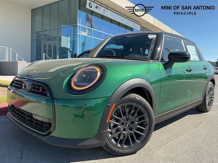 2026 MINI 4 Door Signature Plus Hatchback