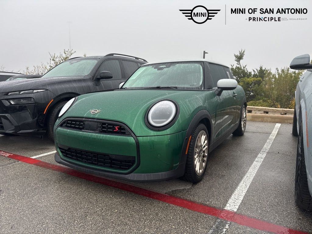 New 2025 MINI Hardtop 2 Door Hatchback