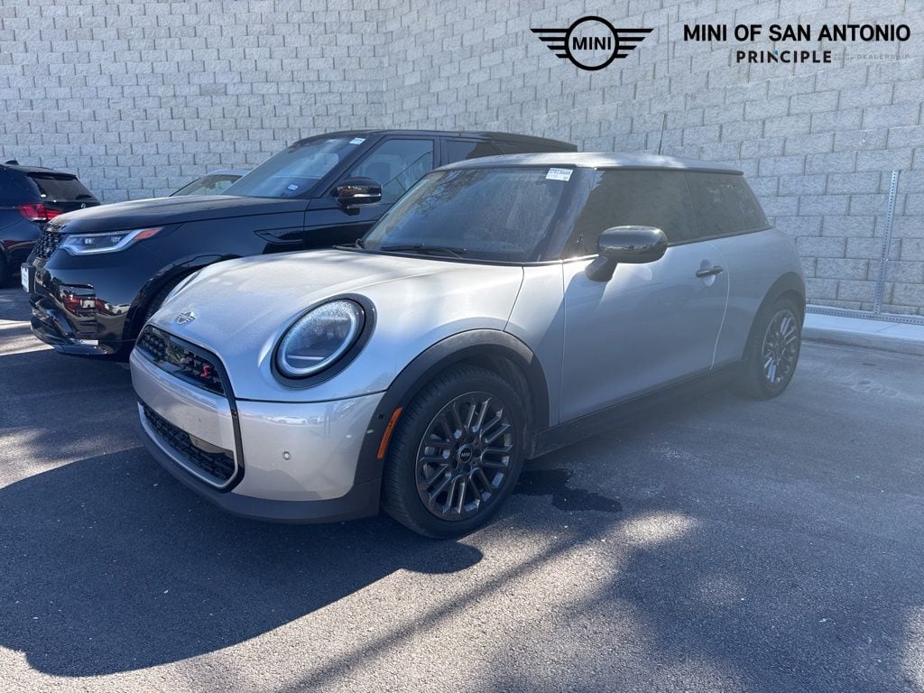 New 2025 MINI Hardtop 2 Door Hatchback