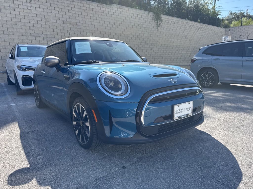 2024 Mini Cooper 2 Door Hardtop photo 2