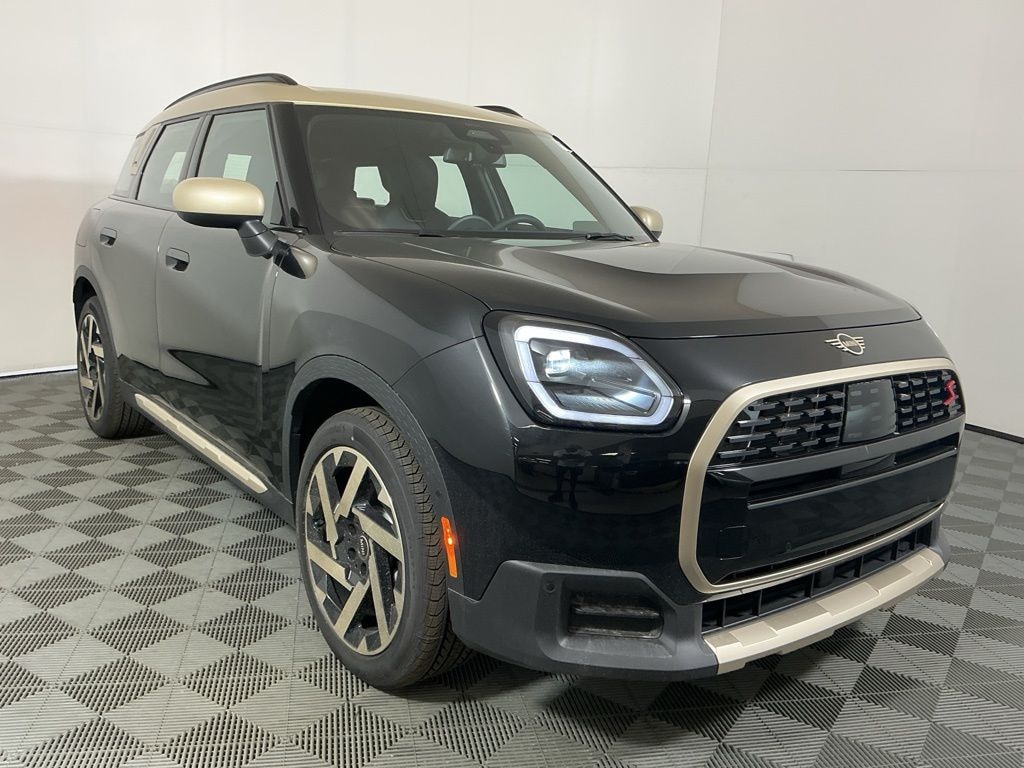 New 2026 MINI Countryman Signature Plus SUV