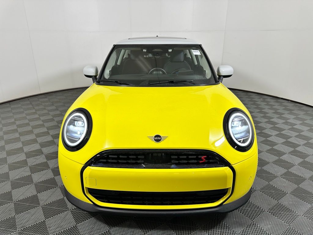 2025 Mini Cooper Signature photo 2