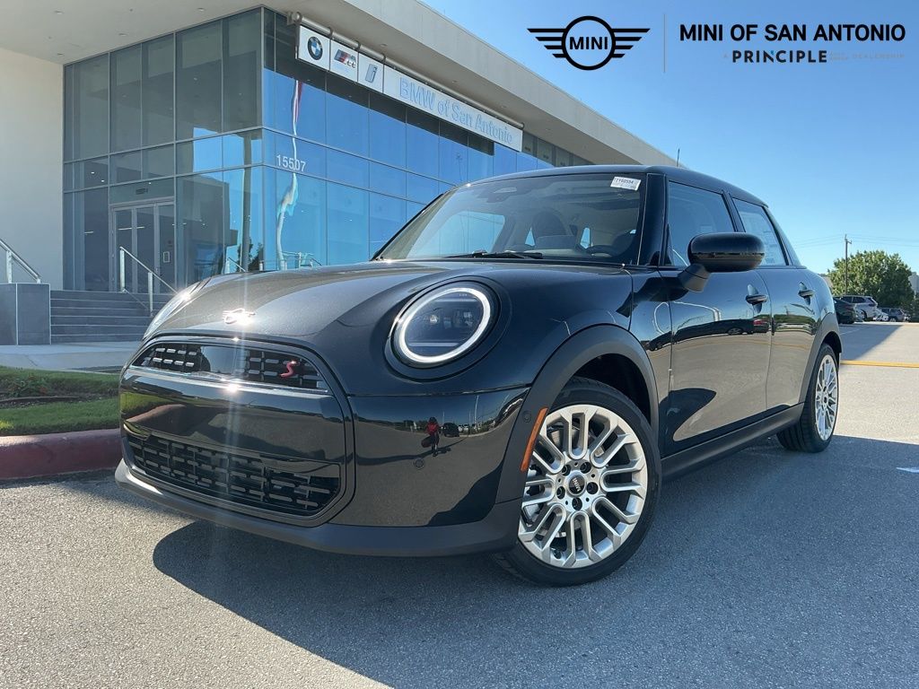 2026 MINI Hardtop Cooper S's photo
