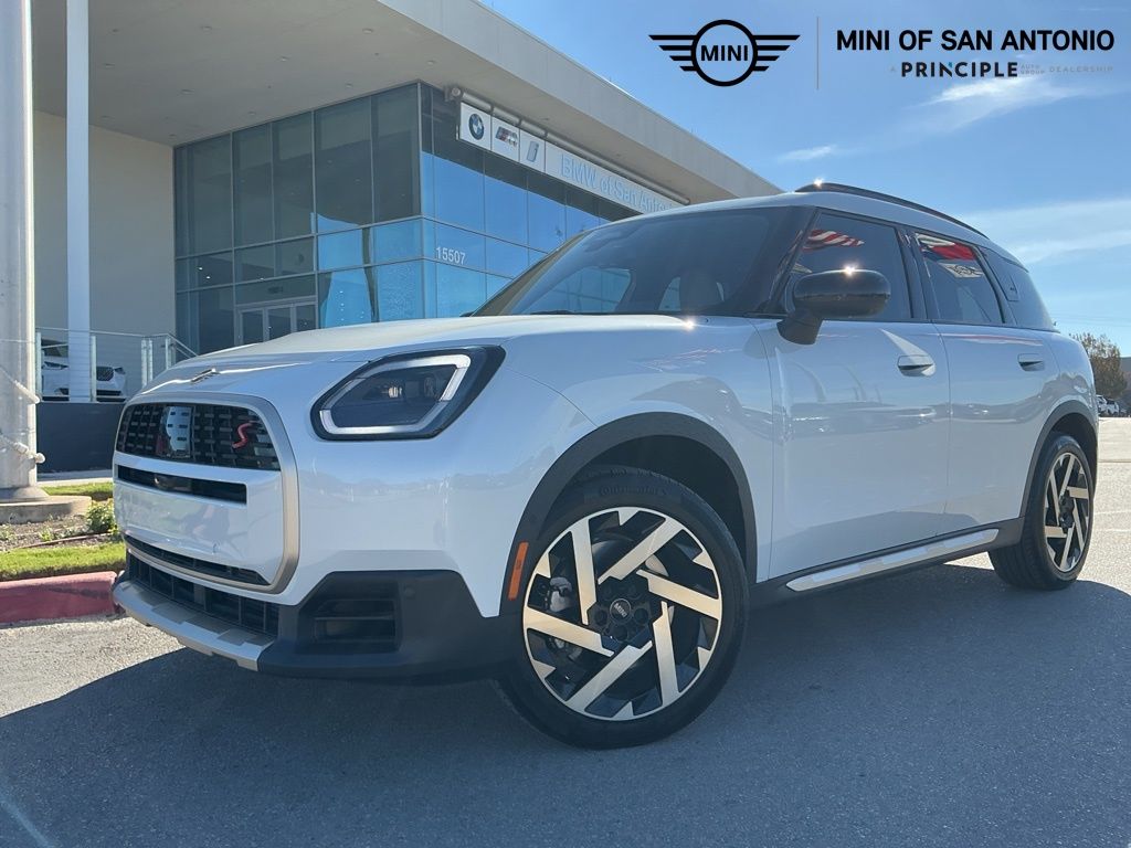 2025 MINI Countryman S's photo