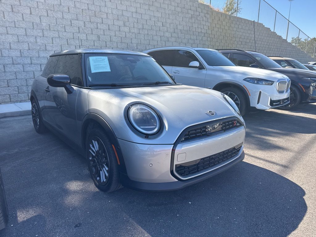 2025 Mini Cooper 2 Door Hardtop S photo 2
