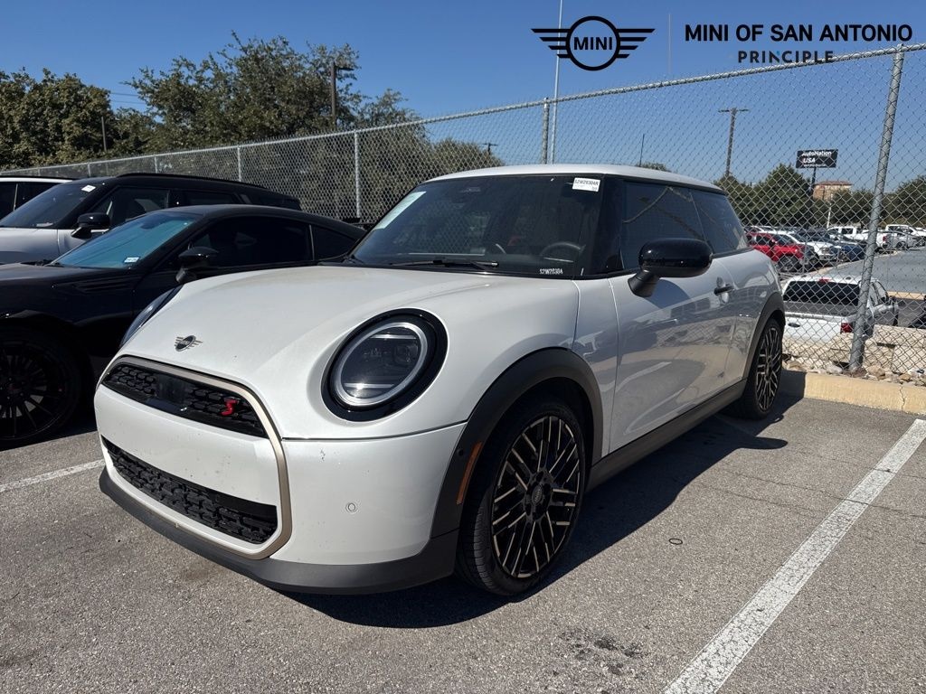 New 2025 MINI Hardtop 2 Door Hatchback