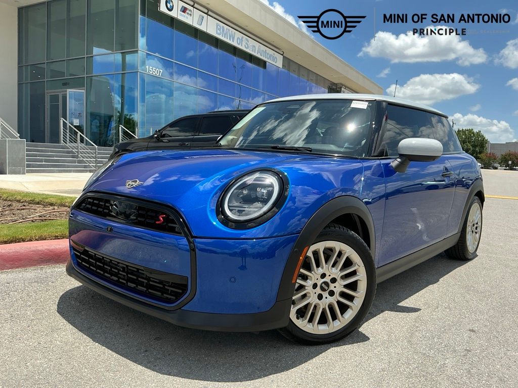 2025 MINI Hardtop Cooper S's photo