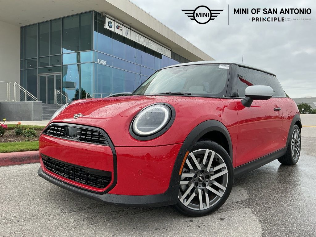 2025 MINI Hardtop Cooper's photo