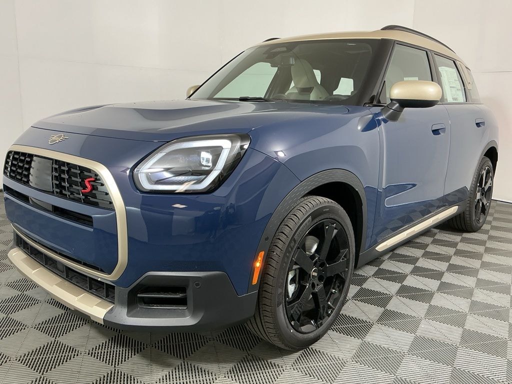 New 2026 MINI Countryman Signature Plus SUV