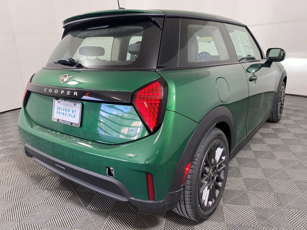 2025 Mini Cooper S Iconic photo 4