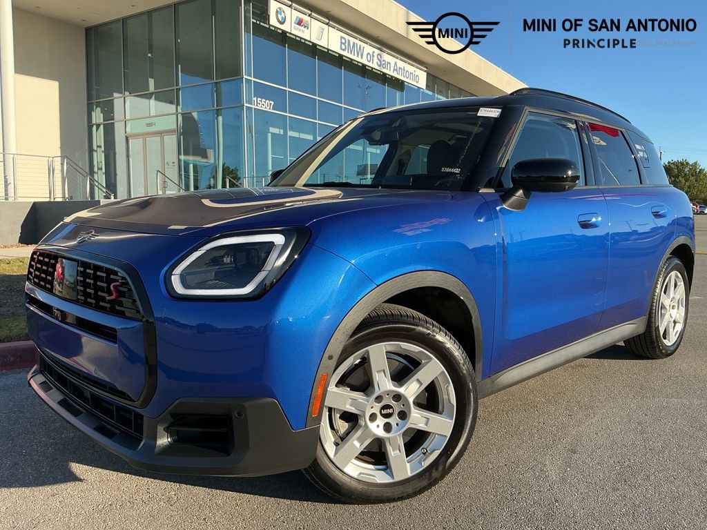 2025 MINI Countryman S's photo