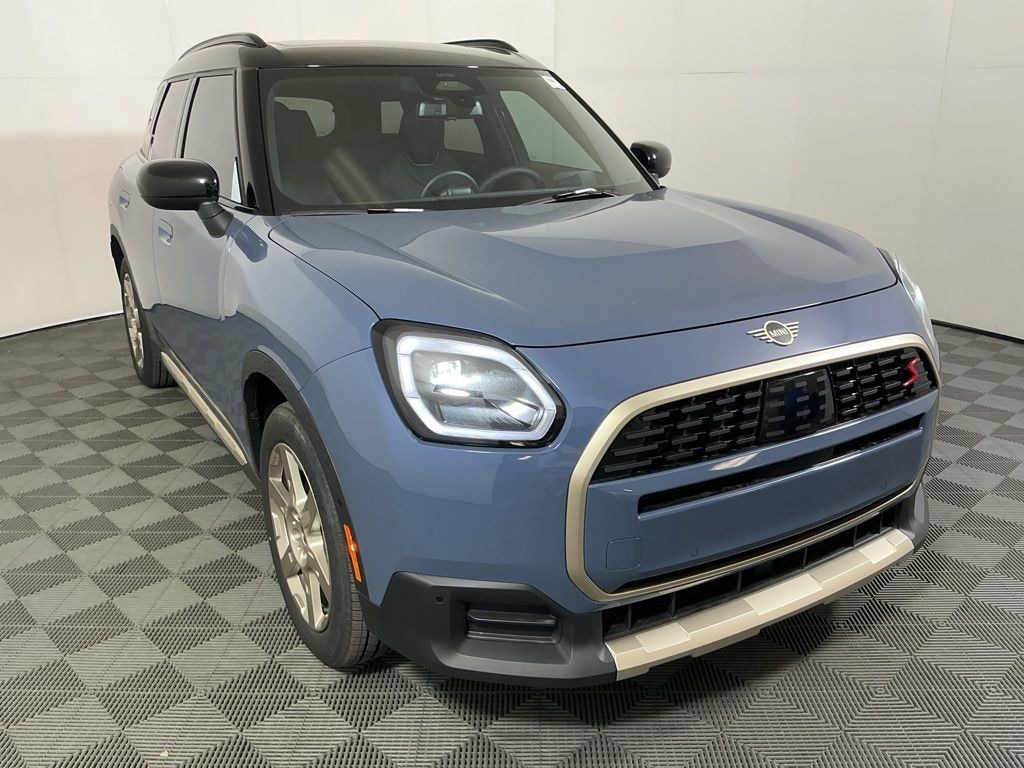 New 2026 MINI Countryman Signature Plus SUV