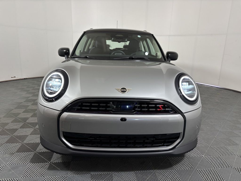 2025 Mini Cooper S Iconic photo 3
