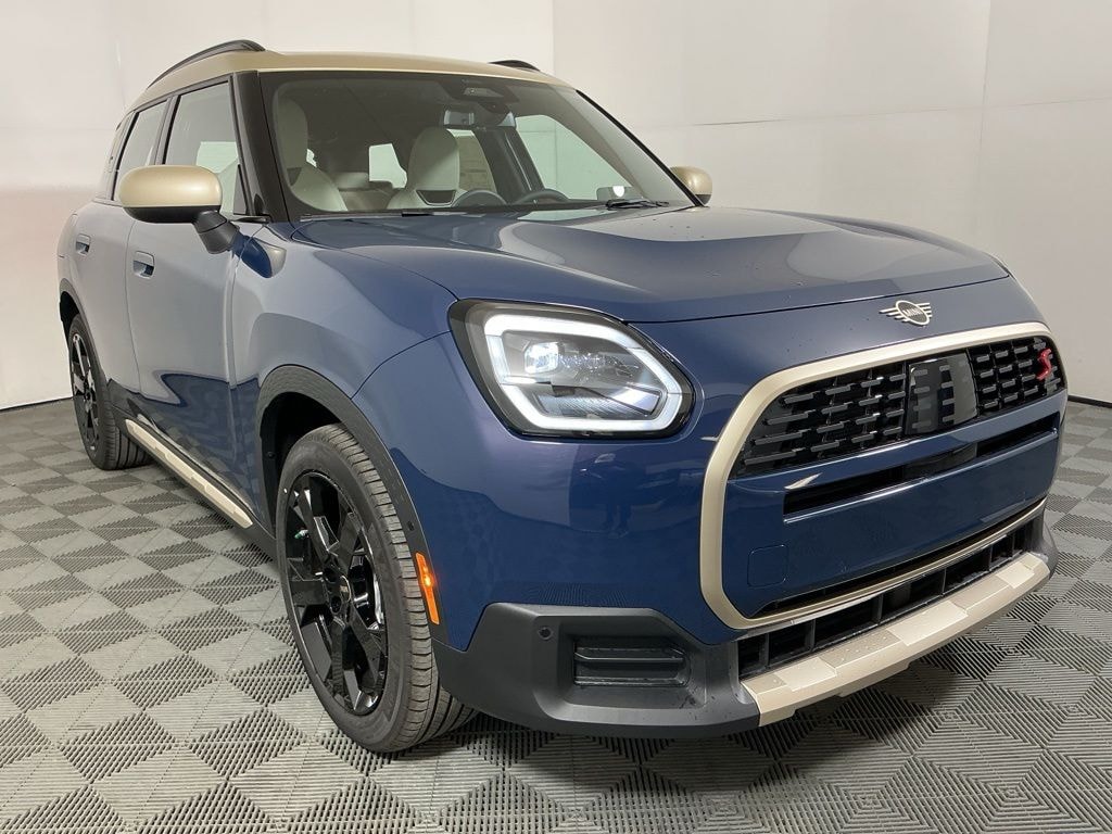 New 2026 MINI Countryman Signature Plus SUV