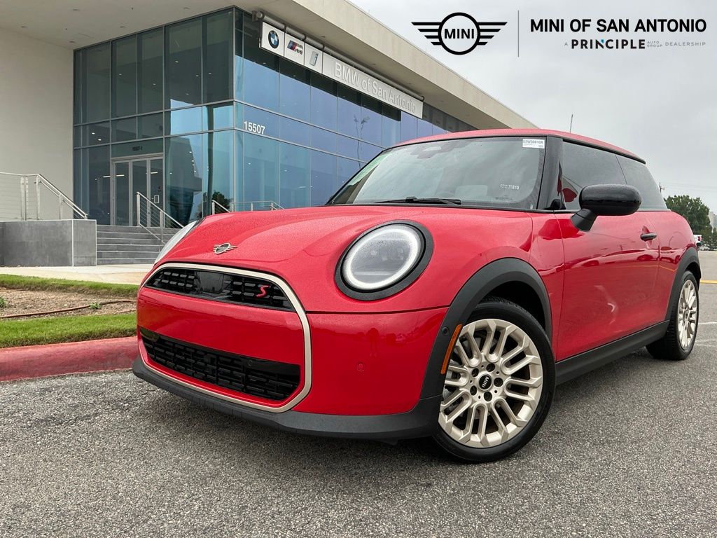2025 MINI Hardtop Cooper S Signature's photo