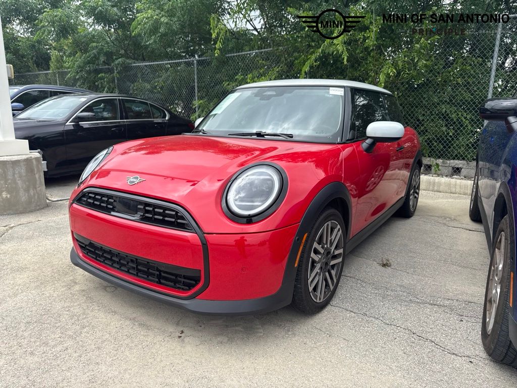 2025 MINI Hardtop Cooper's photo
